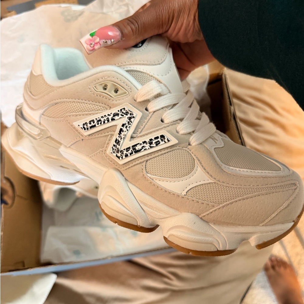 New Balance 9060 Beige with Leopard print - Picture 2 of 4